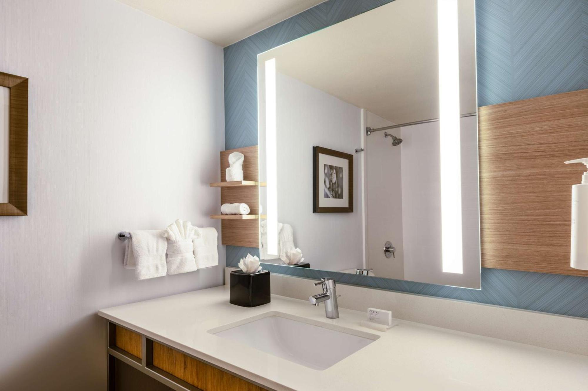 Hilton Garden Inn Μπέικερσφιλντ Εξωτερικό φωτογραφία