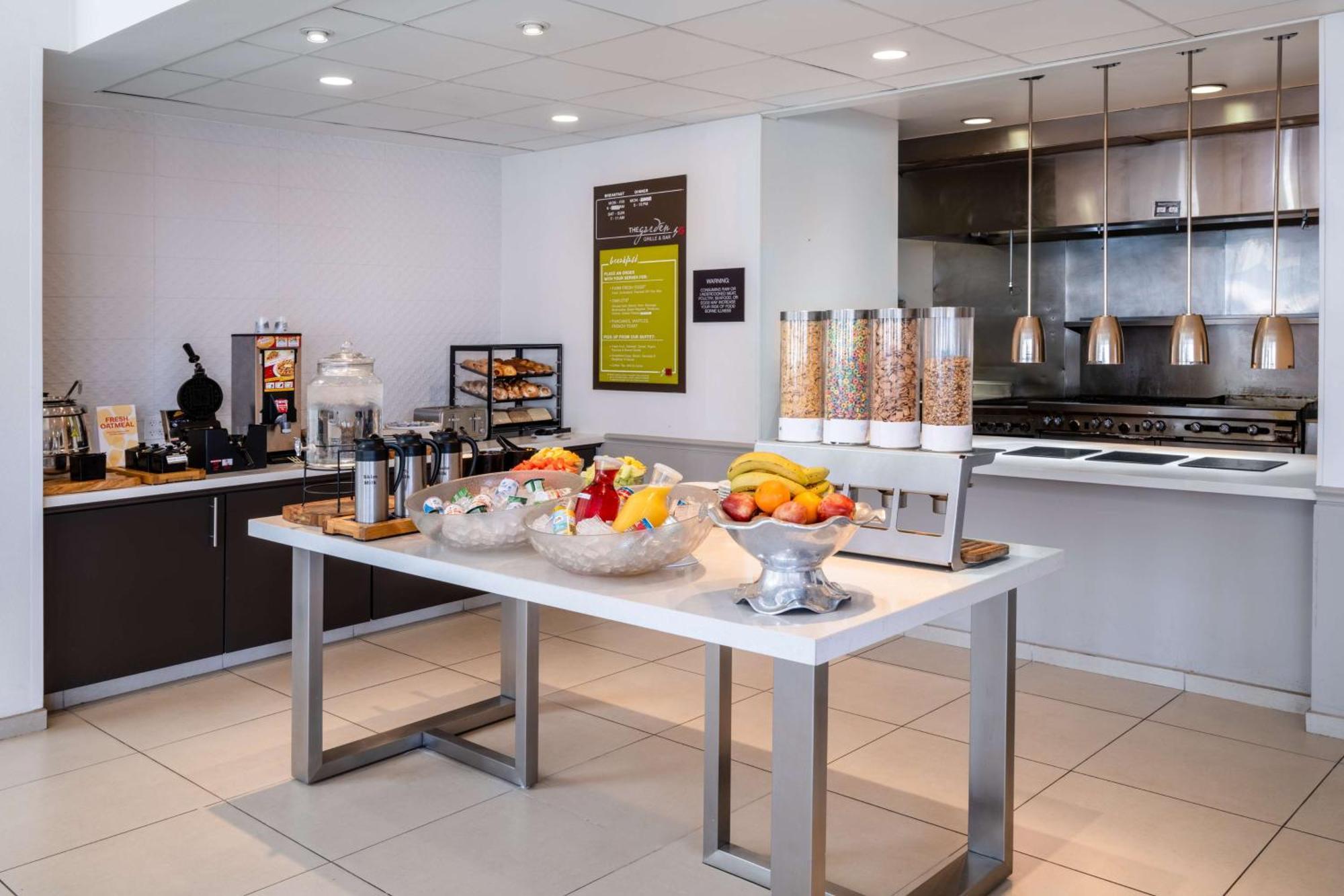 Hilton Garden Inn Μπέικερσφιλντ Εξωτερικό φωτογραφία