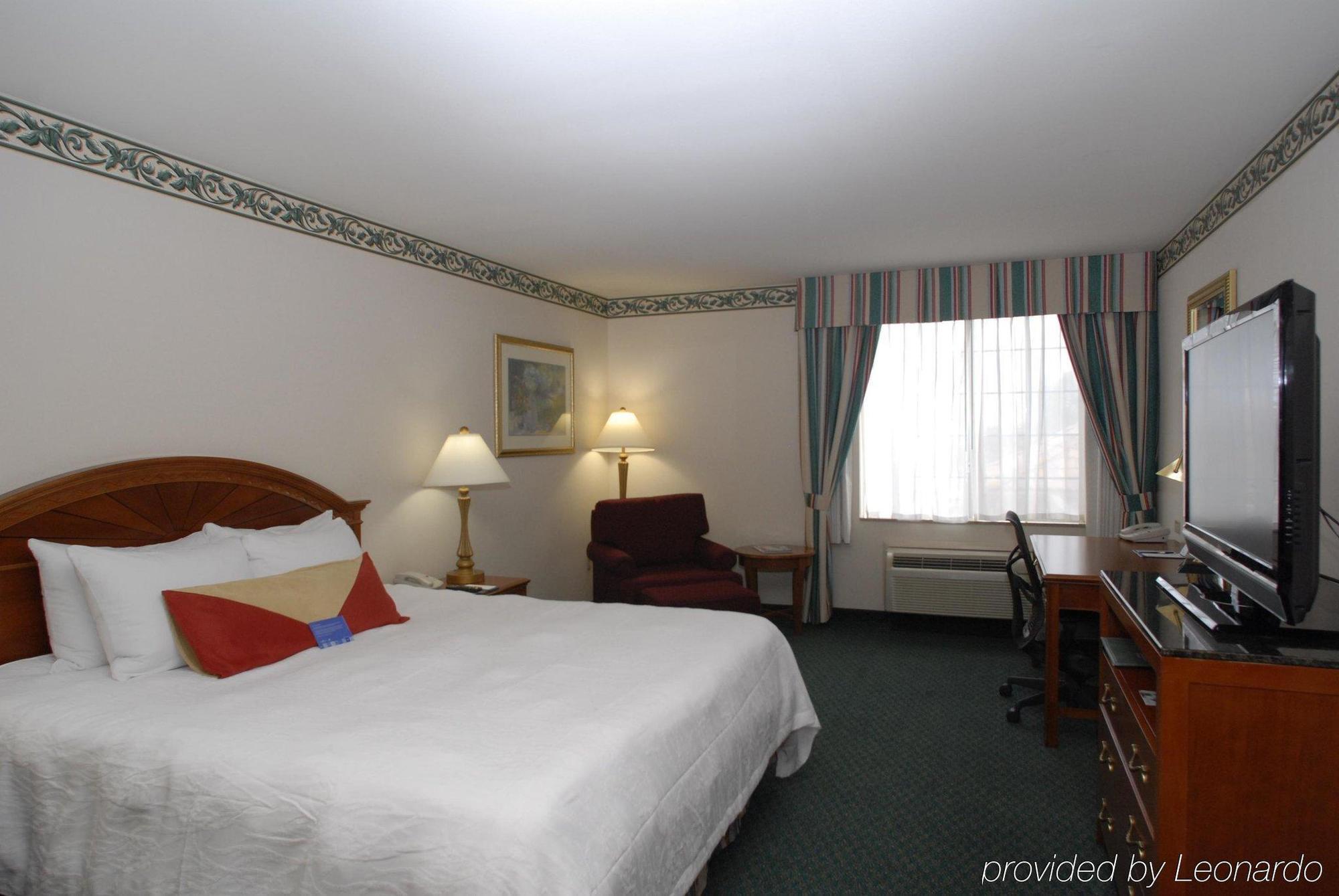 Hilton Garden Inn Μπέικερσφιλντ Δωμάτιο φωτογραφία
